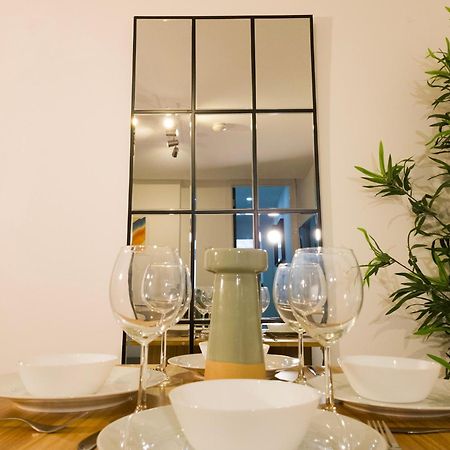 Plenty Of Parking Available; 3 Bedroom Apartment By Property Promise Кардифф Экстерьер фото