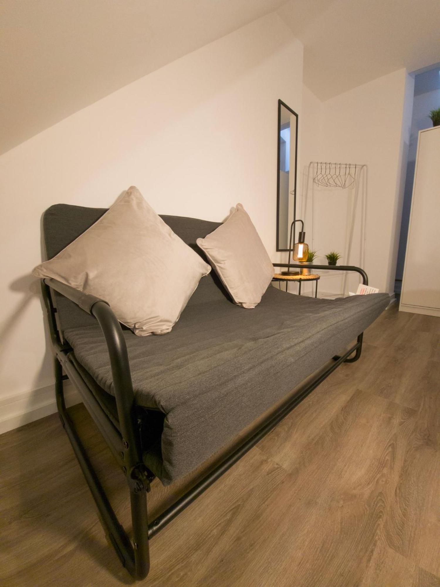 Plenty Of Parking Available; 3 Bedroom Apartment By Property Promise Кардифф Экстерьер фото