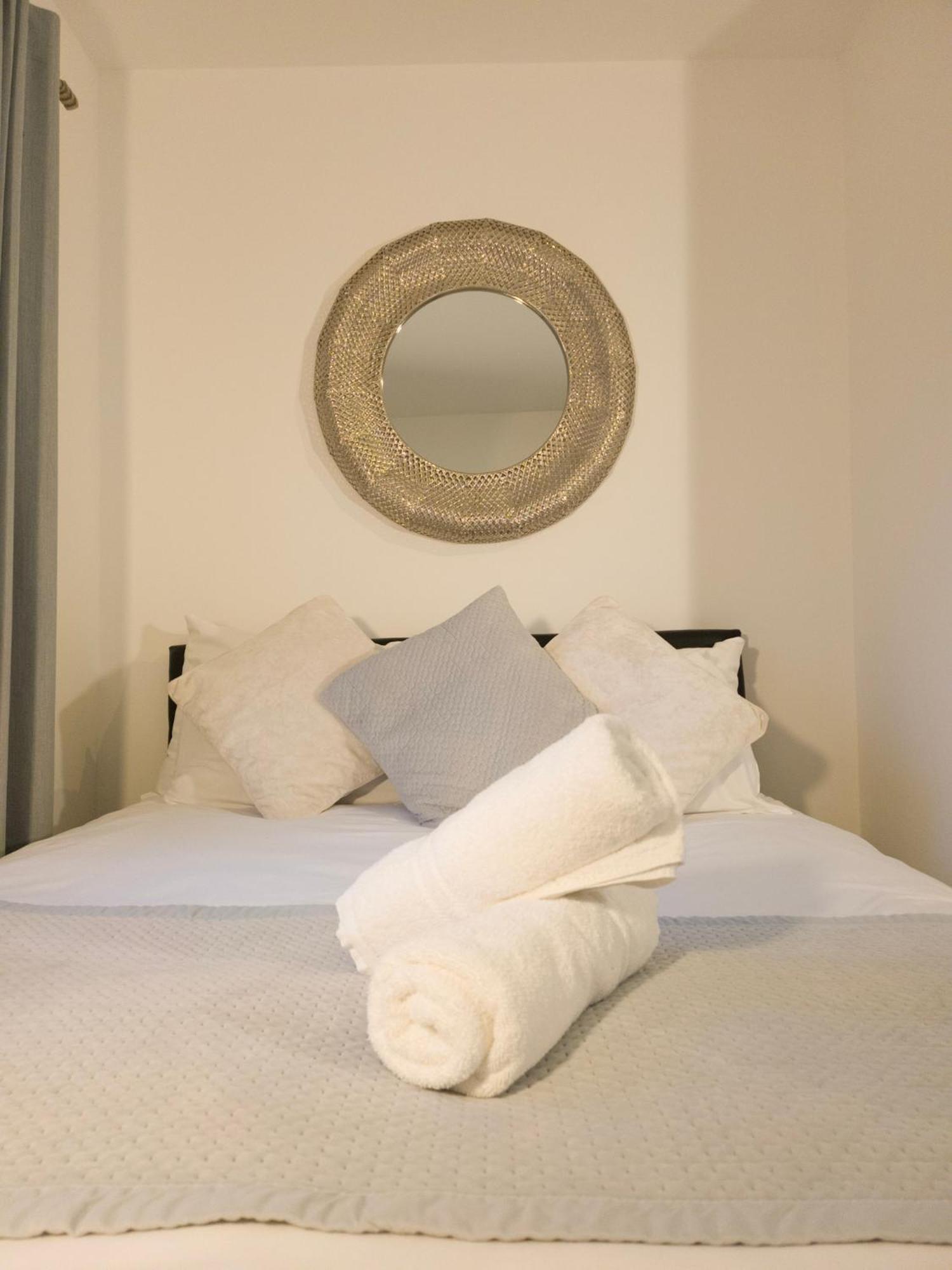 Plenty Of Parking Available; 3 Bedroom Apartment By Property Promise Кардифф Экстерьер фото